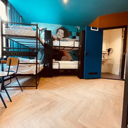 Budget Heart Of Hostel